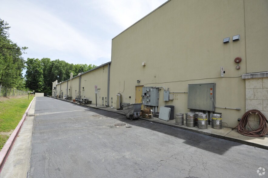 More Photos Of 2355 Cumberland Pky SE, Atlanta Freestanding For Lease