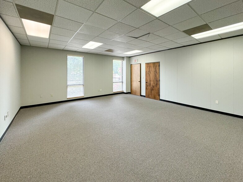 More Photos Of 6404 Falls of Neuse Rd, Raleigh Office For Lease