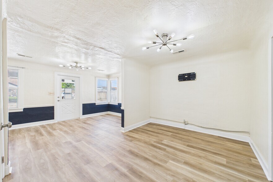 More Photos Of 919 South St, Mountain Home Freestanding For Sale