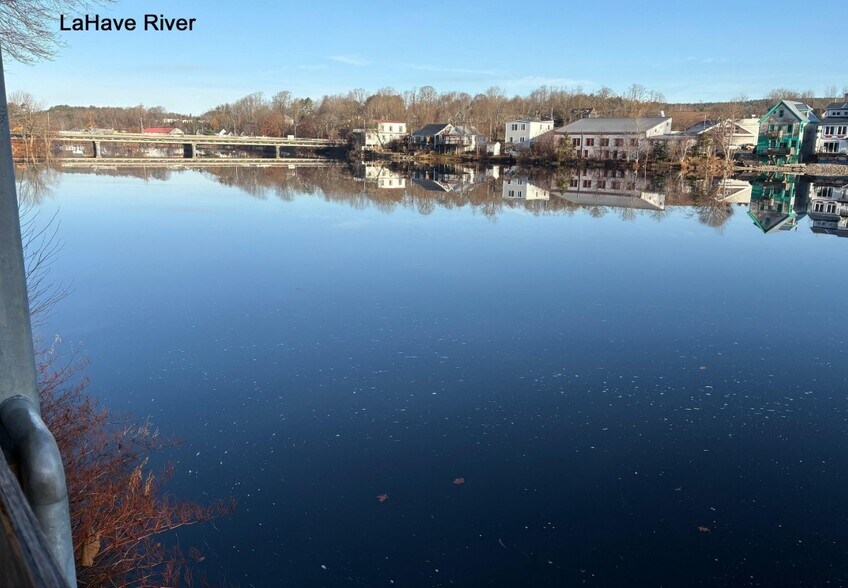 More Photos Of 620-626 King St, Bridgewater General Retail For Sale