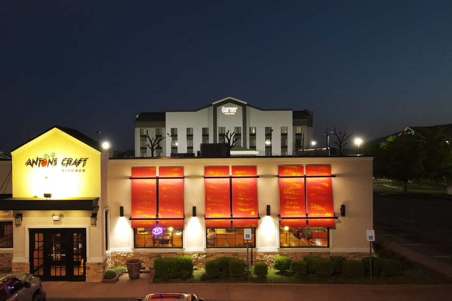 More Photos Of 2610 W Memorial Rd, Oklahoma City Restaurant For Sale