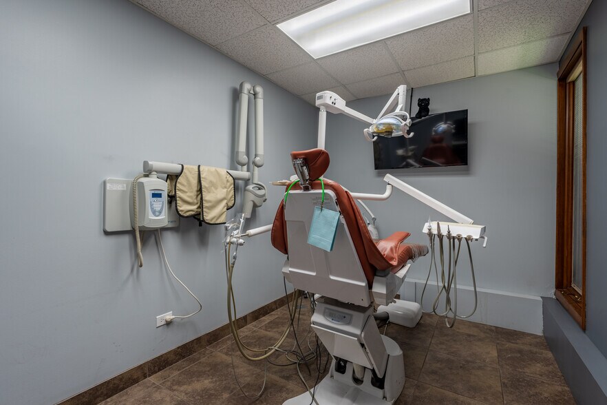 More Photos Of 605-615 W Euclid Ave, Arlington Heights Medical For Lease
