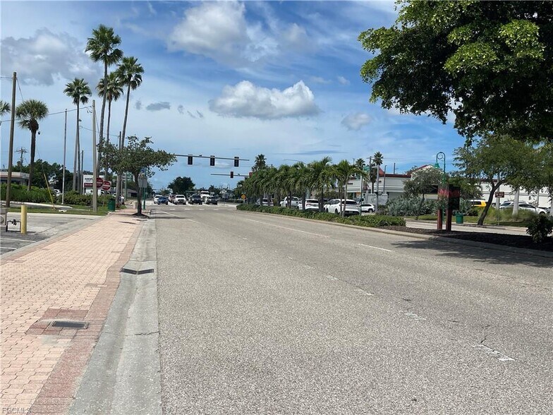 More Photos Of 820 Cape Coral Pky, Cape Coral Freestanding For Sale