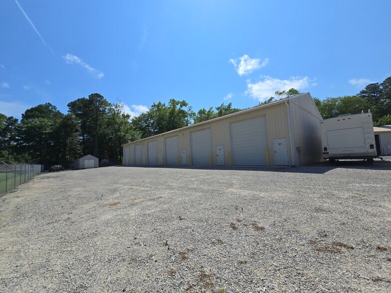 More Photos Of 37425 Dale Earnhardt Blvd, Frankford Warehouse For Lease