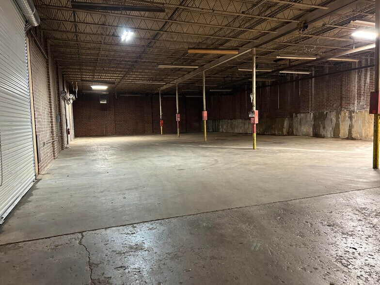 More Photos Of 503 11th Ave, Dalton Manufacturing For Sale