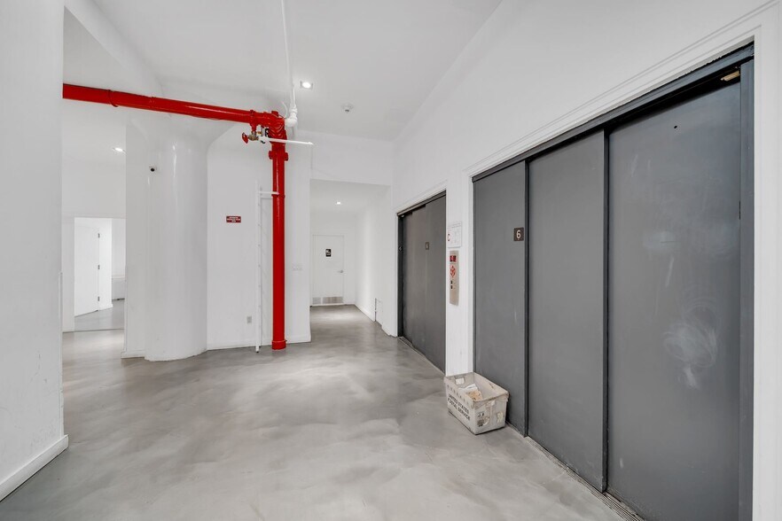 More Photos Of 535-547 W 45th St, New York Loft Creative Space For Lease
