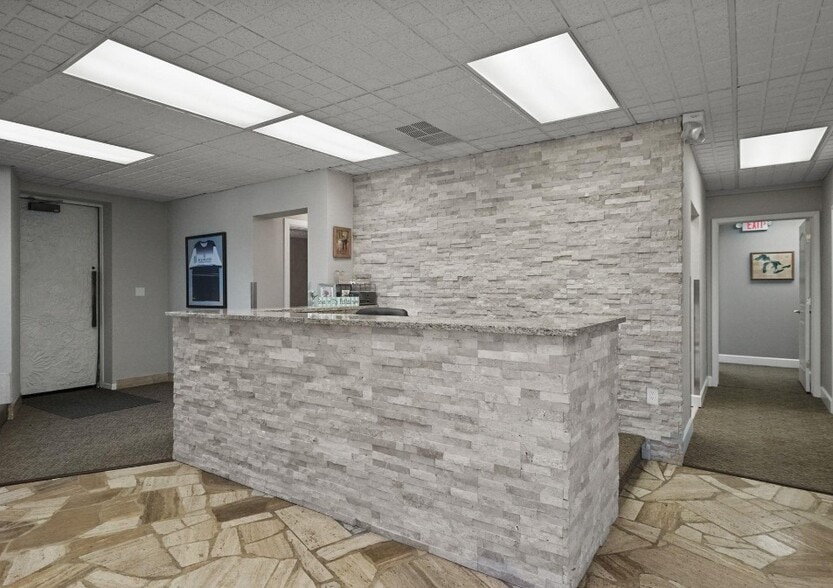 More Photos Of 33604 Grand River Ave, Farmington Office For Sale