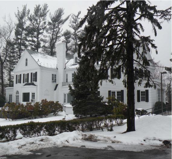 More Photos Of 100 White Plains Rd, Tarrytown Office For Sale