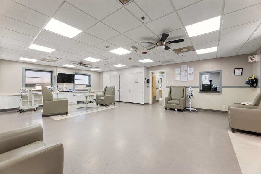 More Photos Of 1528 Post Office St, Galveston Rehabilitation Center For Sale