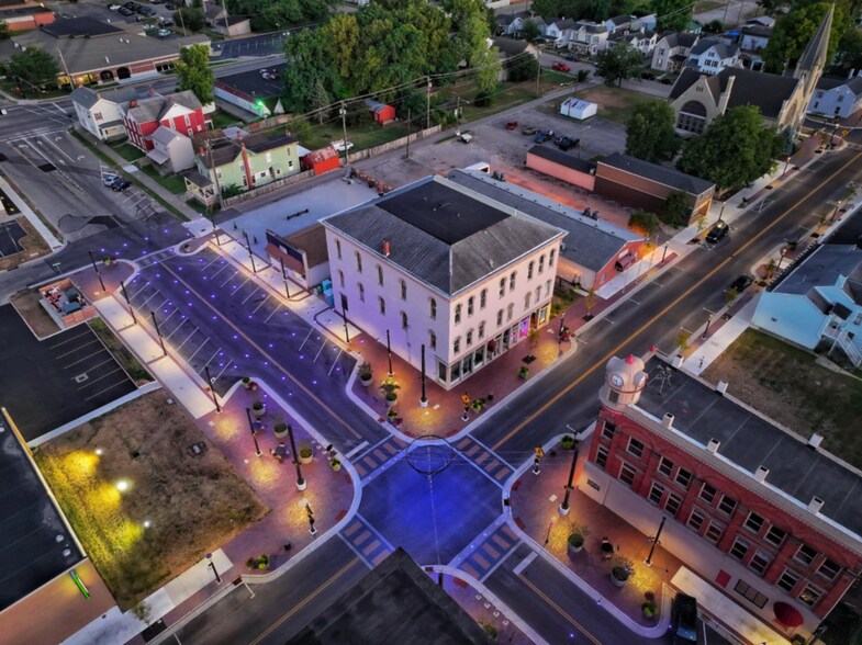 More Photos Of 400-408 S Main St, Franklin Storefront Retail Residential For Lease