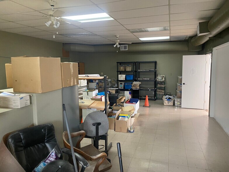 More Photos Of 4918 Napier St, Port Alberni Flex For Sale