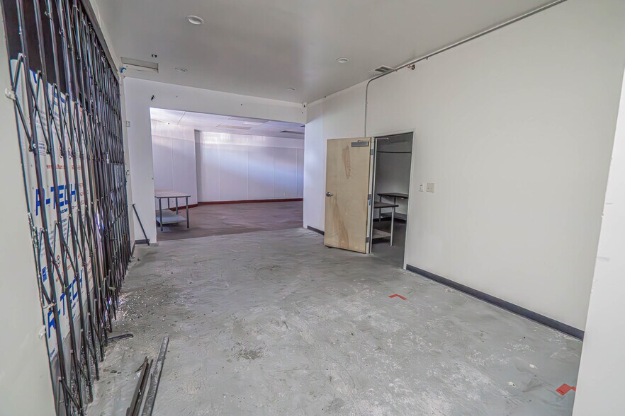 More Photos Of 1901 S Alameda St, Los Angeles General Retail For Sale