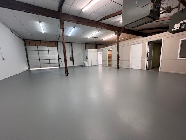 More Photos Of 440-460 Copper Dr, Wilmington Warehouse For Lease