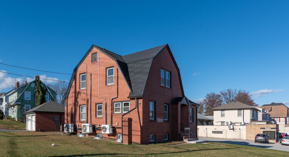 More Photos Of , Arbutus Multifamily For Sale