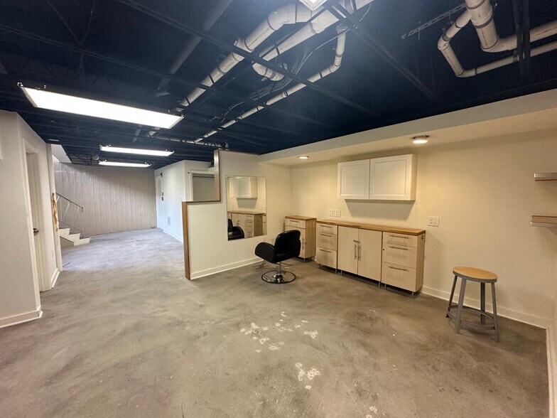 More Photos Of 8227 Woodmont Ave, Bethesda Storefront Retail Office For Lease
