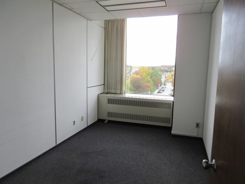 More Photos Of 151 S Rose St, Kalamazoo Medical For Sale