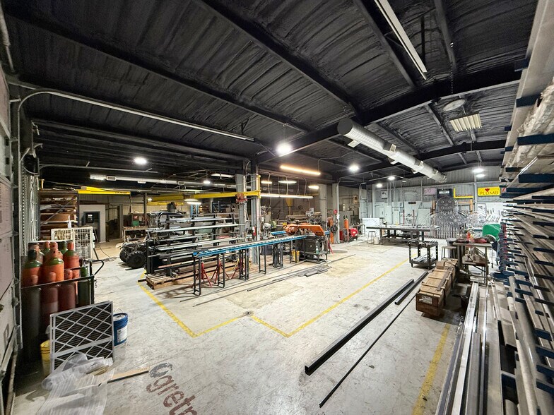 More Photos Of 8422 Bascom St, Houston Warehouse For Lease