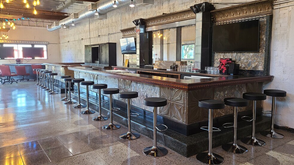 More Photos Of 221 6th St N, Texas City General Retail For Sale