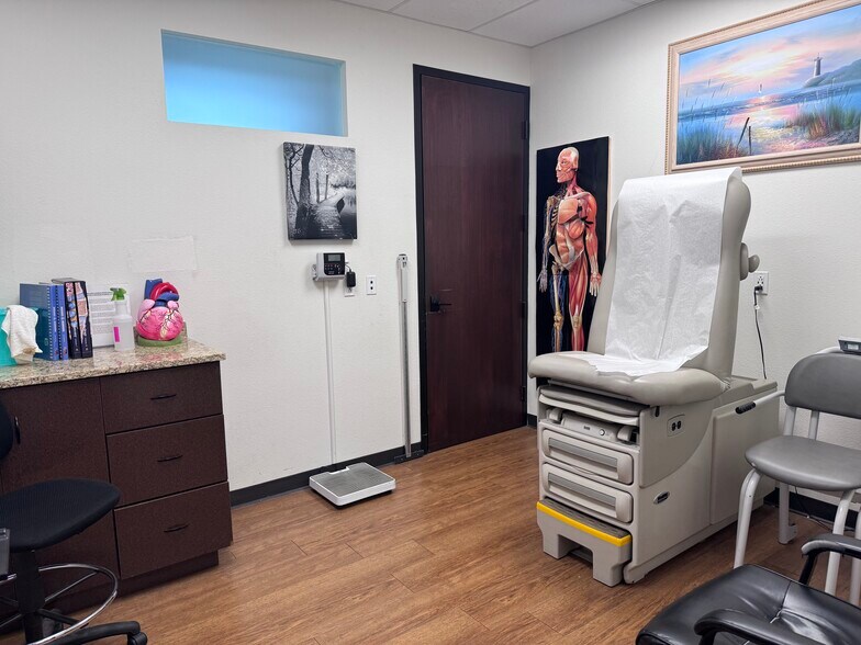 More Photos Of 2200 George Dieter Dr, El Paso Healthcare For Sale