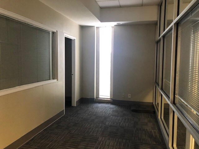 More Photos Of 2445 Onslow Dr, Jacksonville Bank For Sale