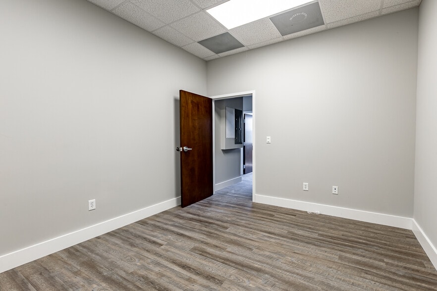 More Photos Of 1500 E Venice Ave, Venice Office For Sale