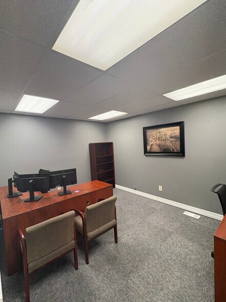 More Photos Of 4106 S 87th St, Omaha Office For Lease