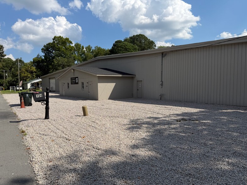 More Photos Of 104 E 2nd St, Wendell Warehouse For Lease