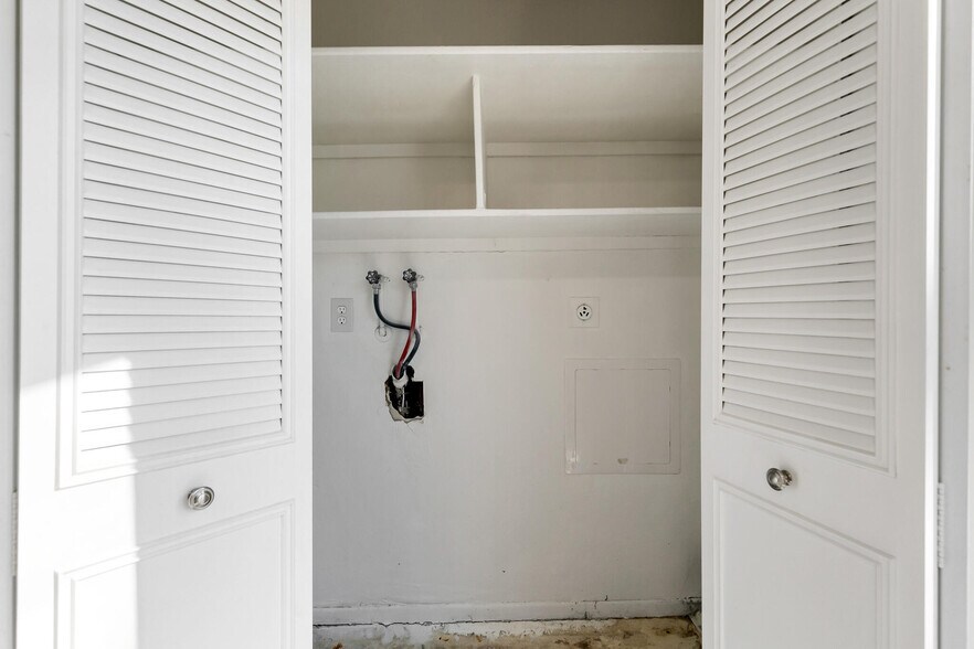 More Photos Of 180 S 20th Ave, Brighton Apartments For Sale