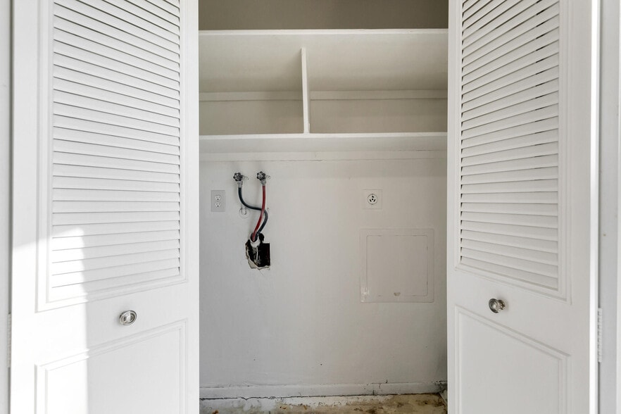 More Photos Of 180 S 20th Ave, Brighton Apartments For Sale