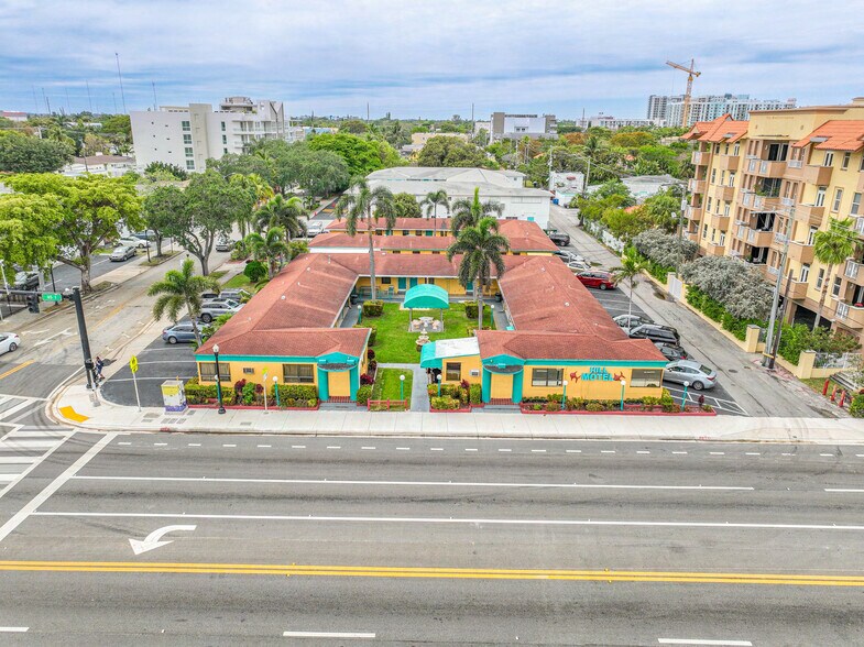 More Photos Of 418 S Federal Hwy, Hollywood Hotel For Sale