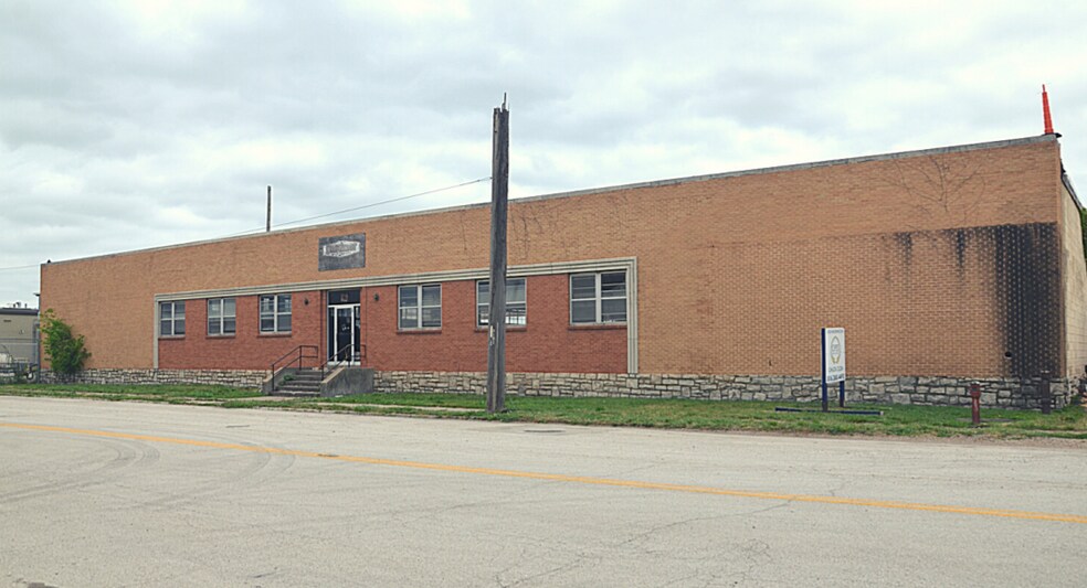 Primary Photo Of 3141-3151 Fiberglass Rd, Kansas City Warehouse For Lease