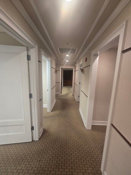 More Photos Of 4601 N Park Ave, Chevy Chase Apartments For Sale