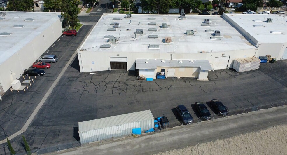 More Photos Of 956-972 Griswold Ave, San Fernando Warehouse For Lease