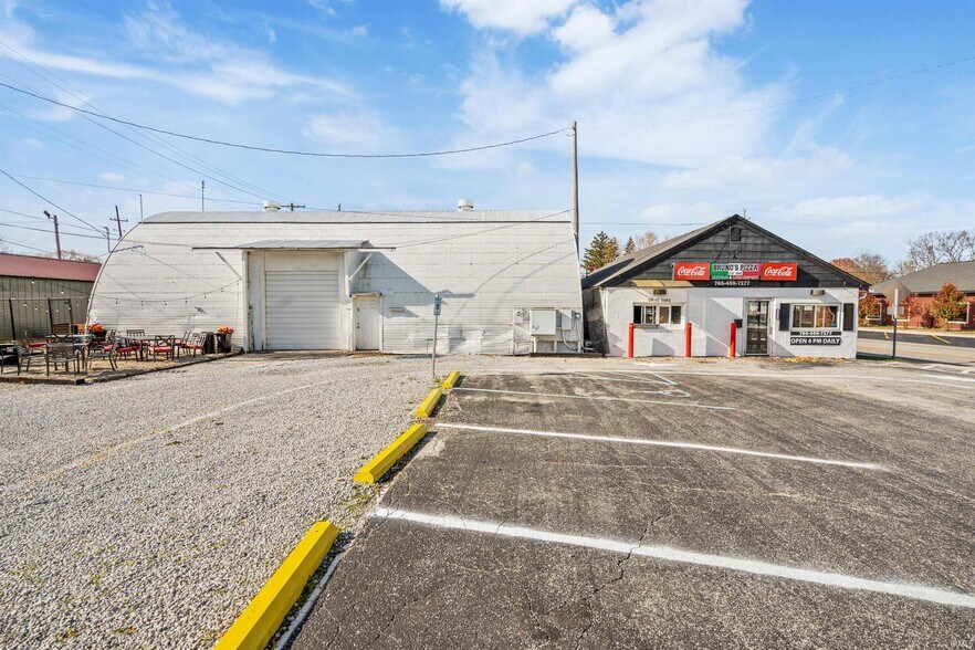 More Photos Of 1215 W Jefferson St, Kokomo Freestanding For Sale
