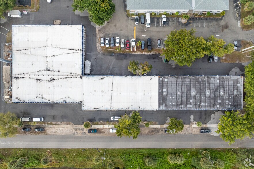 More Photos Of 1111 SW 21st Ave, Fort Lauderdale Warehouse For Lease