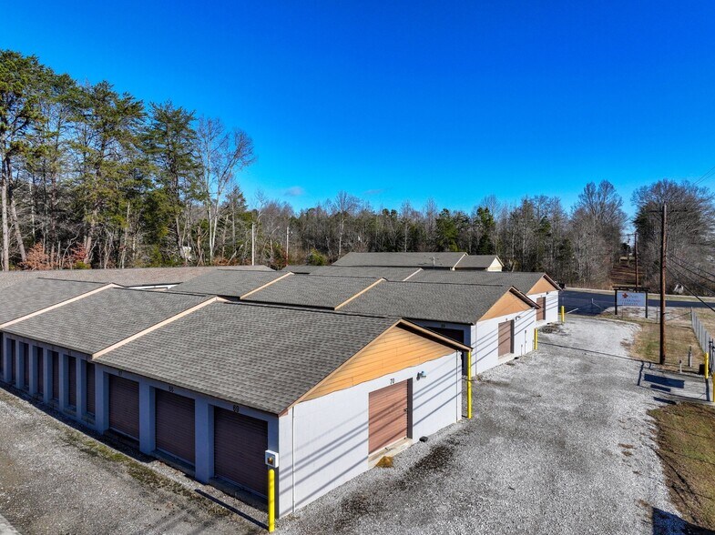 More Photos Of 3010 Roane State hwy, Harriman Self Storage For Sale