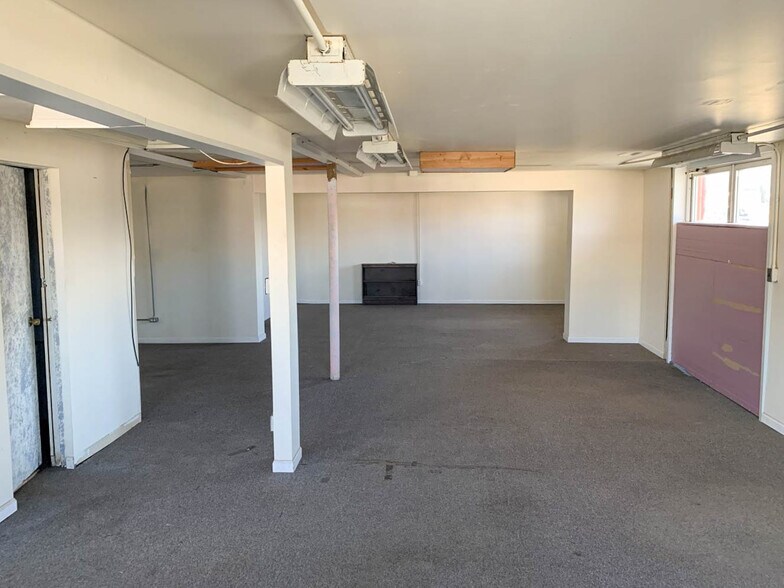 More Photos Of 20180 Highway 28, Dixon Office For Lease