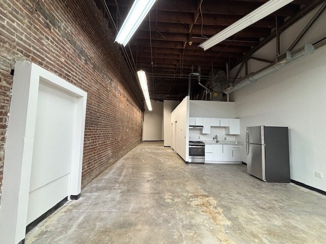 More Photos Of 887 W Marietta St NW, Atlanta Loft Creative Space For Lease
