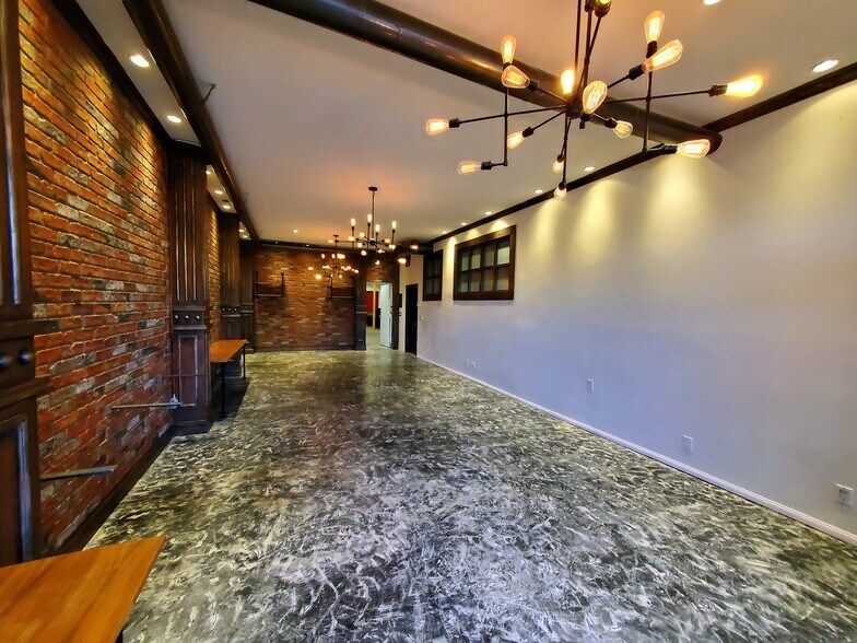 More Photos Of 11426 Ventura Blvd, Studio City Loft Creative Space For Sale