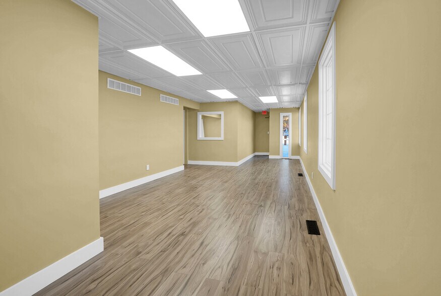 More Photos Of 1095 W Huron St, Waterford Medical For Sale