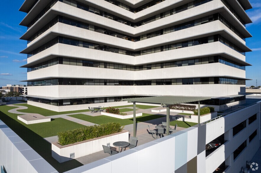 More Photos Of 3701-3801 Kirby & 2401 Portsmouth, Houston Unknown For Lease