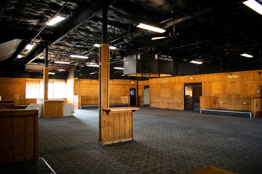 More Photos Of 1801 N Plano Rd, Richardson Specialty For Lease