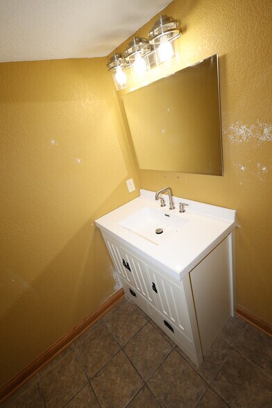 More Photos Of 101 W Main St, Syracuse Storefront Retail Residential For Sale