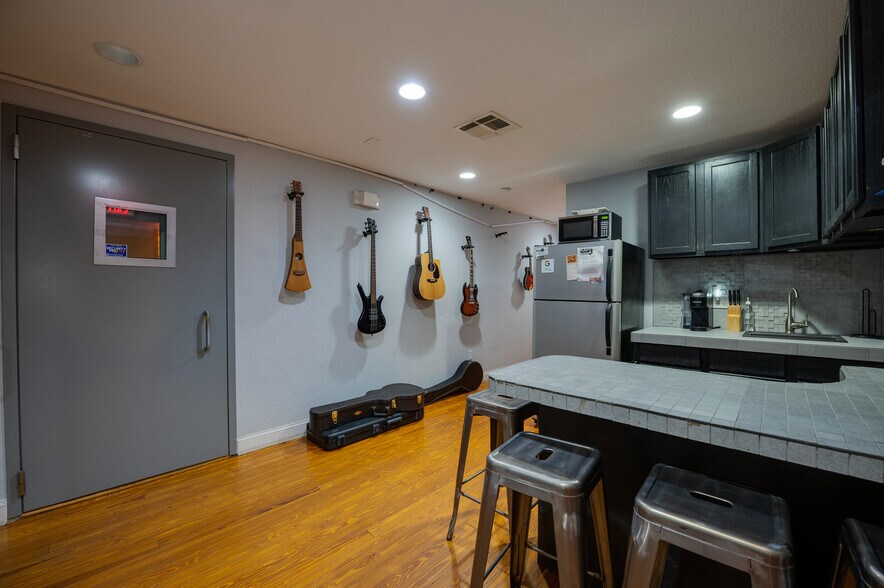 More Photos Of 2250 N Volusia Ave, Orange City Specialty For Lease