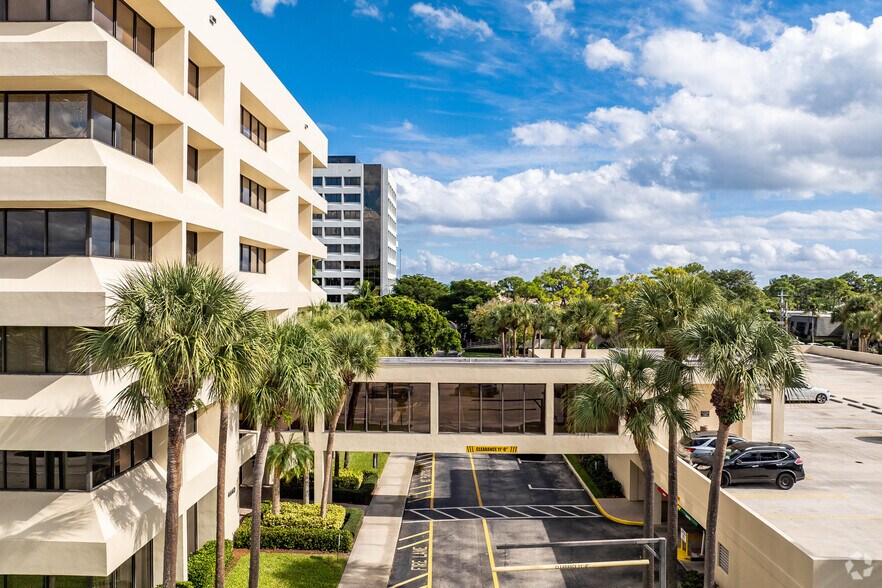 More Photos Of 4440 PGA Blvd, Palm Beach Gardens Coworking Space