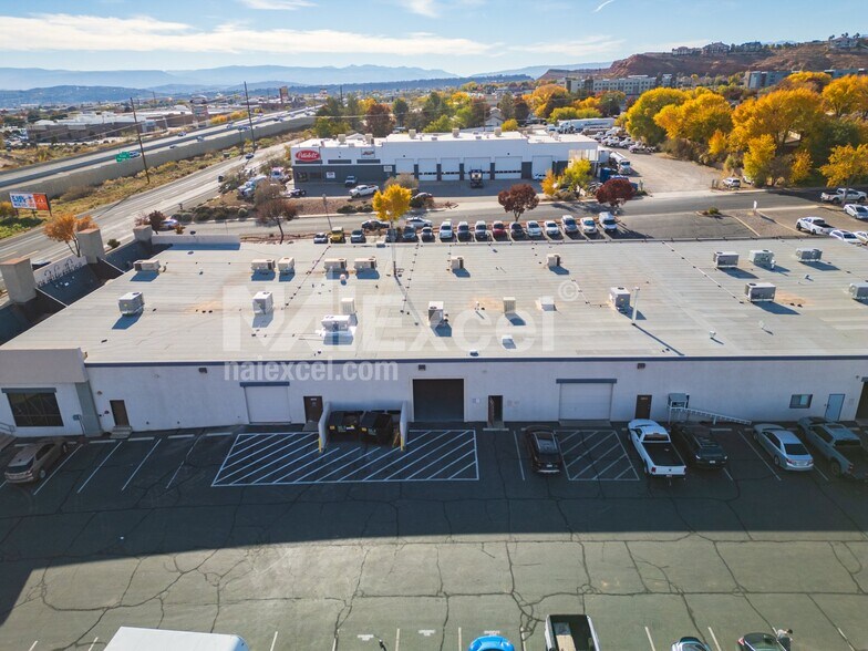 More Photos Of 204 Playa Della Rosita, Washington Showroom For Lease