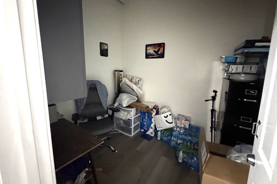 More Photos Of 8227 Van Nuys Blvd, Panorama City Storefront Retail Office For Lease