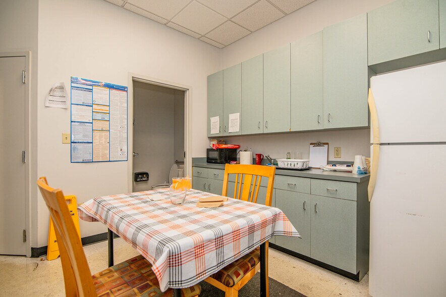 More Photos Of 106 Long Cir, Roanoke Rapids Medical For Sale