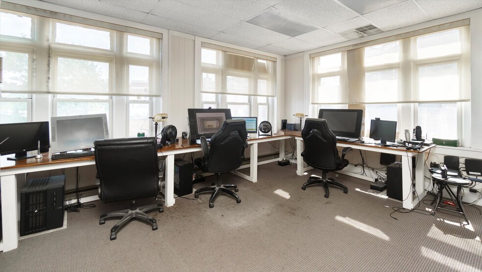 More Photos Of 4 E Main St, Riverhead Storefront Retail Office For Sale