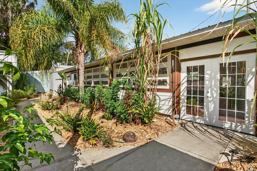 More Photos Of 765 3rd Ave, Welaka Restaurant For Sale